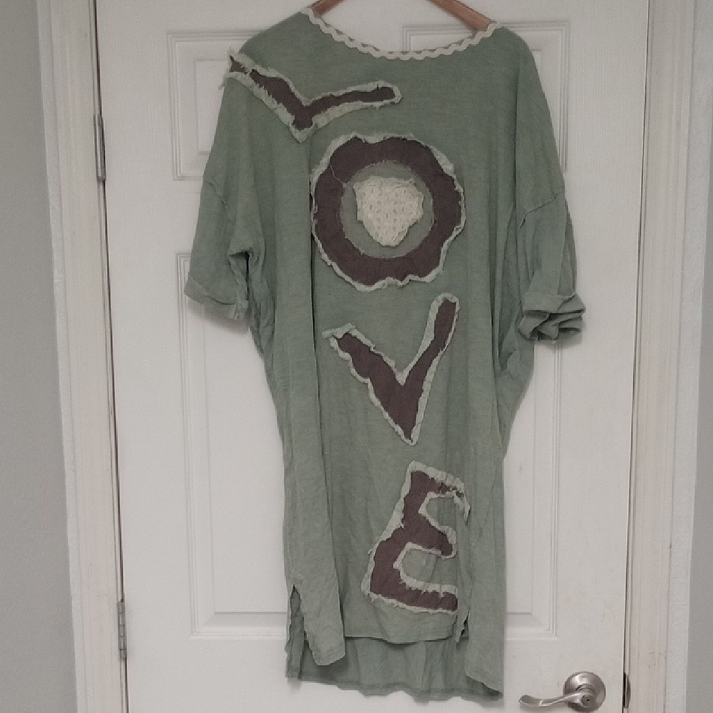 Oli & Hali Green Graphic Dress